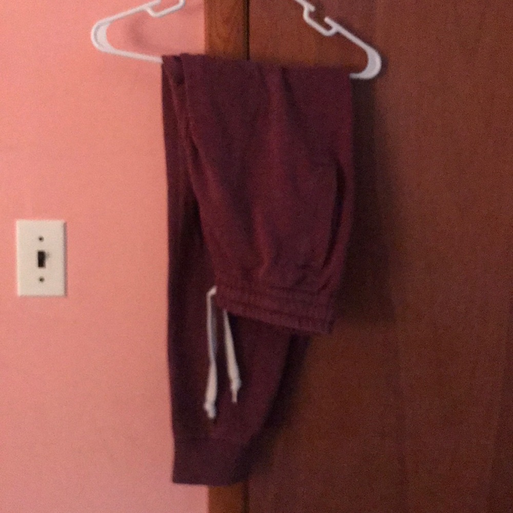 burgundy sweatpants/joggers